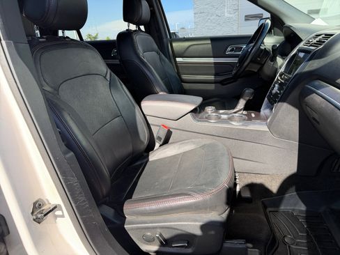 Used 2017 Ford Explorer Sport w/ Equipment Group 401A AWD/4WD image 33