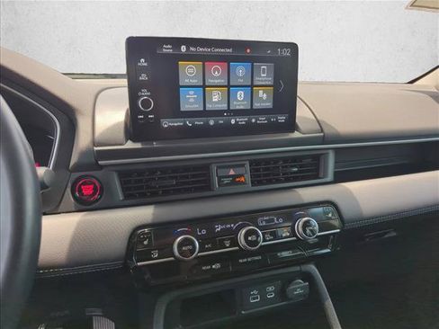 Used 2025 Honda Pilot Touring image 13