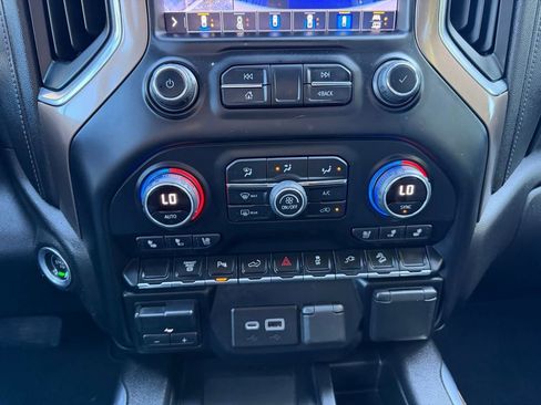 Used 2022 Chevrolet Silverado 2500 High Country image 37