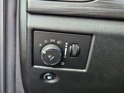 Used 2020 Jeep Grand Cherokee Laredo w/ Laredo X Package image 9