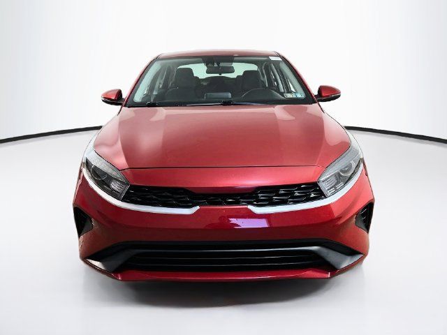 Used 2023 Kia Forte LXS w/ LXS Technology Package FWD image 2
