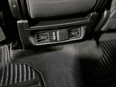 Used 2023 Chevrolet Silverado 1500 LT AWD/4WD image 27