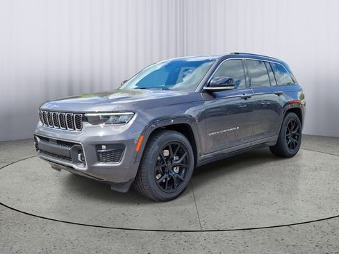 Used 2022 Jeep Grand Cherokee Overland AWD/4WD image 5