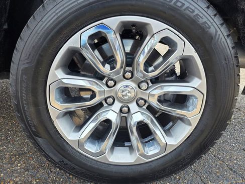 Used 2021 RAM 1500 Laramie w/ Sport Appearance Package AWD/4WD image 9