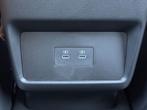 Used 2025 Nissan Rogue Platinum FWD image 32