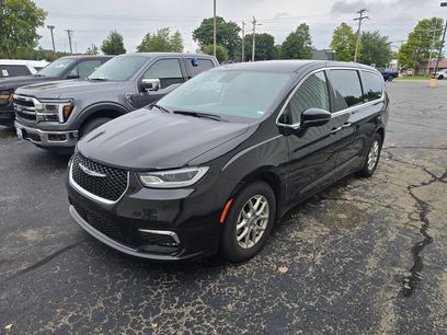 Used 2024 Chrysler Pacifica Touring-L
