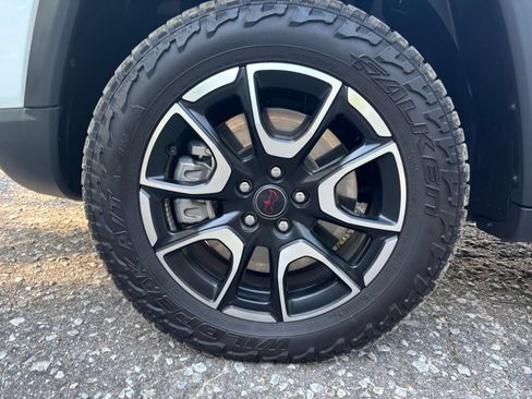Used 2025 Jeep Compass Trailhawk AWD/4WD image 27
