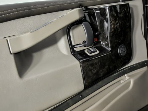 Used 2018 GMC Savana 2500 Extended w/ Enhanced Convenience Package image 20