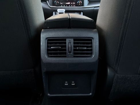 Used 2025 Nissan Rogue SV FWD image 13