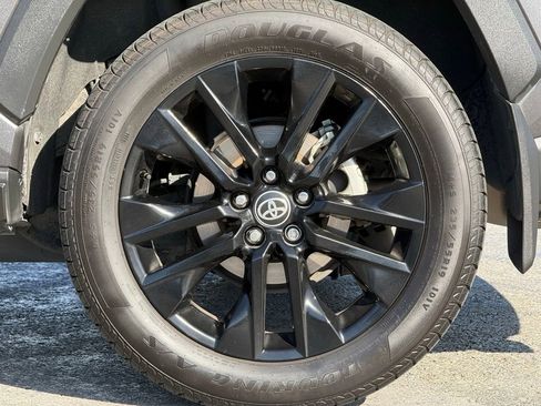 Used 2022 Toyota RAV4 XLE Premium AWD/4WD image 3