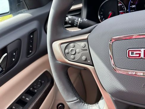 Used 2023 GMC Acadia Denali w/ Denali Technology Package image 39