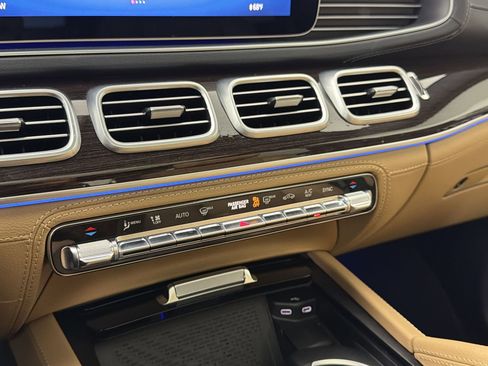Used 2024 Mercedes-Benz GLE 450 4MATIC image 23