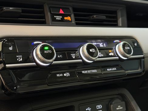 Used 2025 Honda Pilot Touring image 31