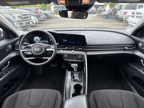 Used 2024 Hyundai Elantra SEL FWD image 26