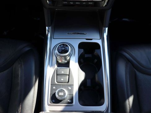 Used 2020 Ford Explorer Platinum w/ Premium Technology Package image 21