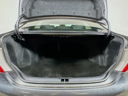 Used 2014 Toyota Camry LE image 26