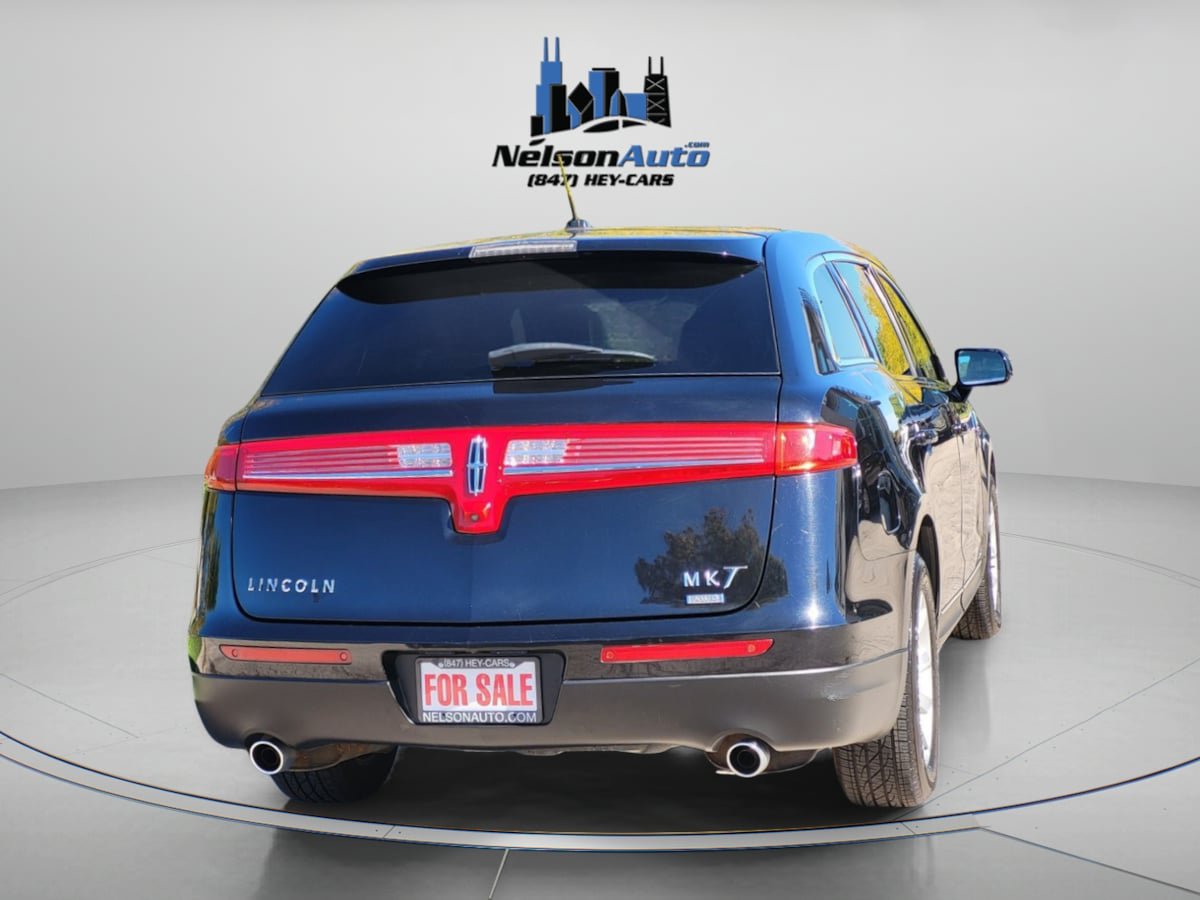 Used 2018 Lincoln MKT AWD image 5