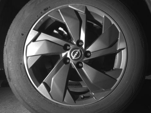Used 2025 Nissan Rogue SV FWD image 15