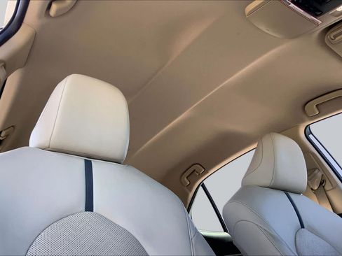 Used 2022 Toyota Camry XLE FWD image 14