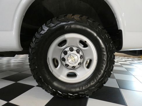 Used 2023 Chevrolet Express 2500 w/ Driver Convenience Package RWD image 8