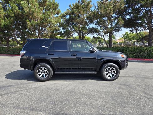 Used 2023 Toyota 4Runner TRD Off-Road Premium image 2