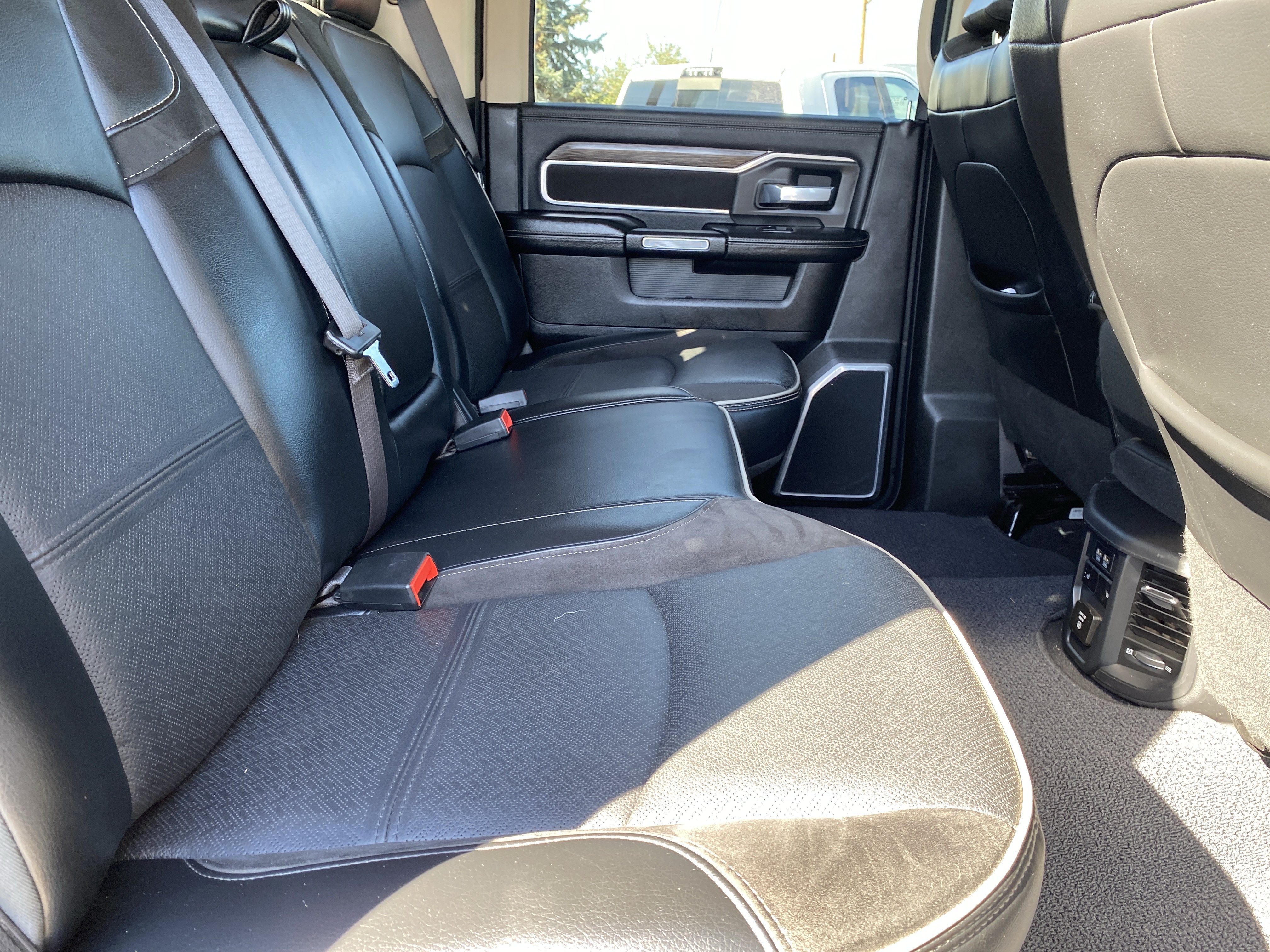 Used 2019 RAM 3500 Laramie AWD/4WD image 24