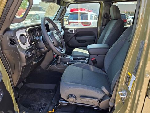 New 2025 Jeep Gladiator Willys image 17