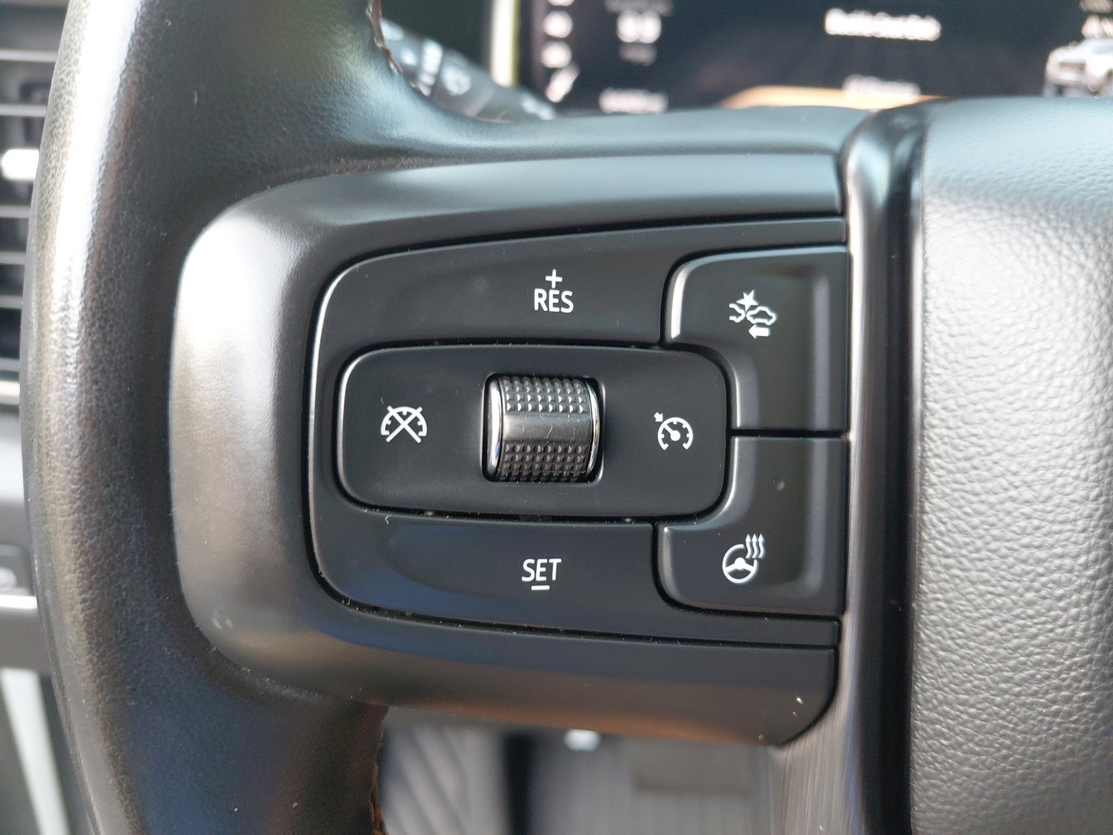 Used 2024 GMC Sierra 3500 AT4 w/ AT4 Preferred Package AWD/4WD image 5
