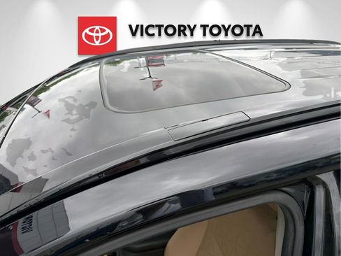 Used 2022 Toyota RAV4 XLE w/ Convenience Package AWD/4WD image 5