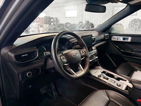 Used 2024 Ford Explorer ST-Line w/ Class IV Trailer Tow Package image 8