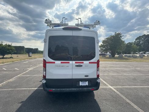 Used 2018 Ford Transit 150 XLT RWD image 6