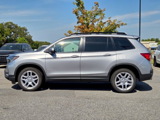 Used 2025 Honda Passport EX-L image 2