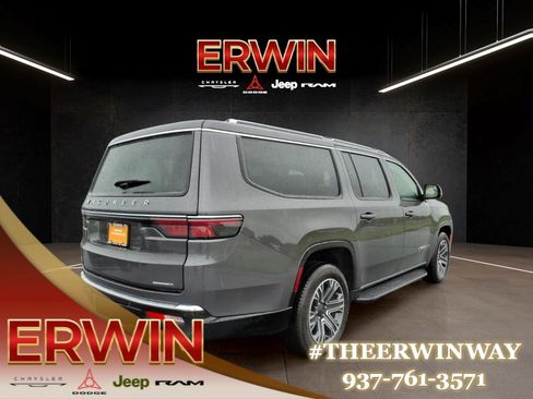 Used 2024 Jeep Wagoneer L Series II w/ Flexible Seating Group AWD/4WD image 7