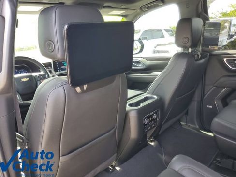 Used 2024 Chevrolet Suburban LT w/ Luxury Package AWD/4WD image 15