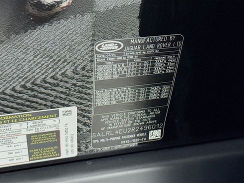Used 2024 Land Rover Discovery Dynamic SE AWD/4WD image 38