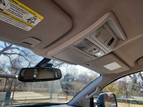 Used 2016 Nissan Titan SL image 24