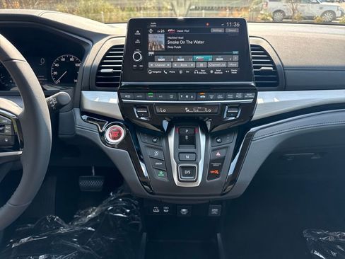 New 2026 Honda Odyssey Touring image 15