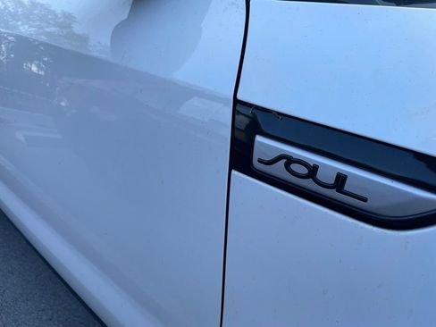 Used 2016 Kia Soul + w/ Designer's Package FWD image 8