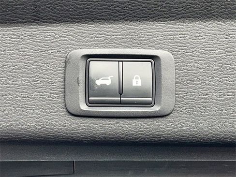 Used 2024 Mitsubishi Outlander SE image 17