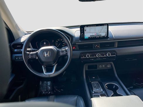 Used 2024 Honda Pilot Touring image 24