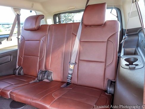 Used 2019 Chevrolet Suburban Premier image 9