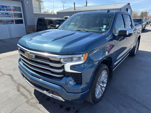 Used 2024 Chevrolet Silverado 1500 High Country image 2