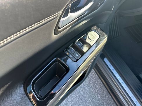 Used 2024 Nissan Pathfinder Platinum w/ Cargo Package image 12