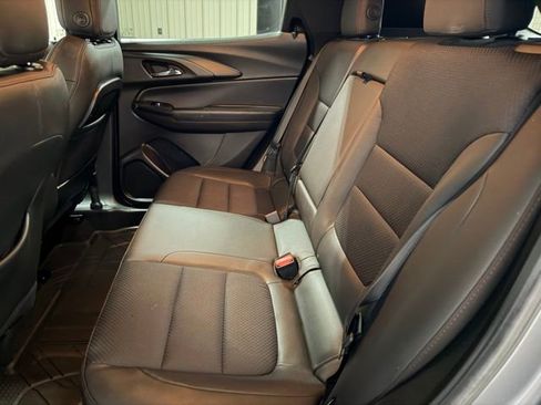 Used 2022 Chevrolet TrailBlazer RS w/ Technology Package image 17