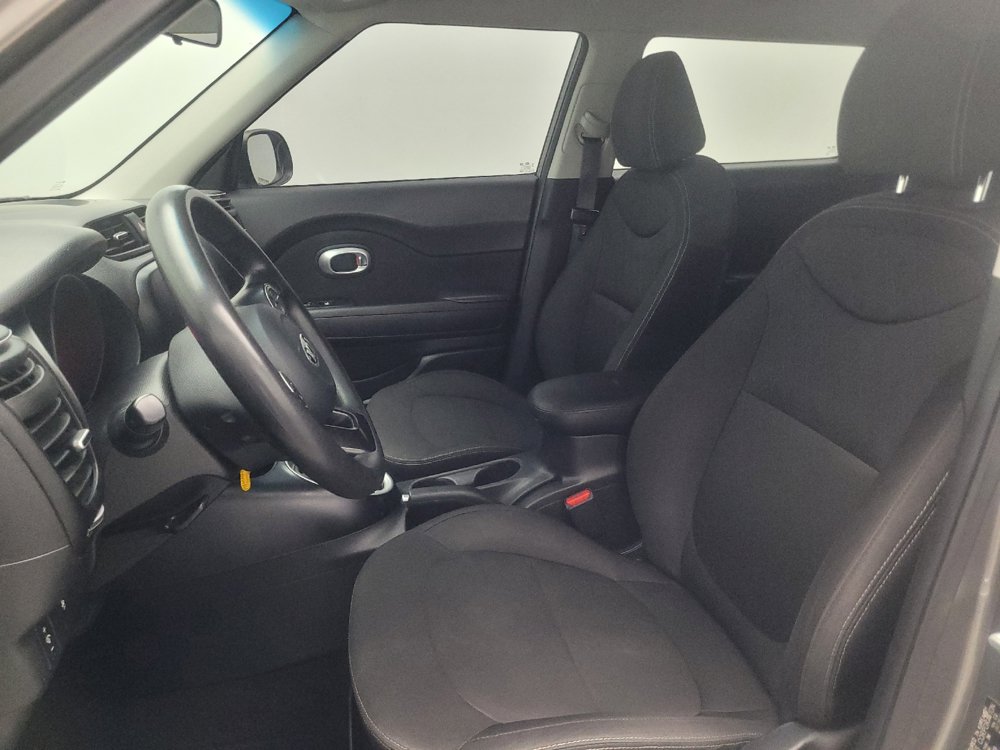 Used 2018 Kia Soul FWD image 17