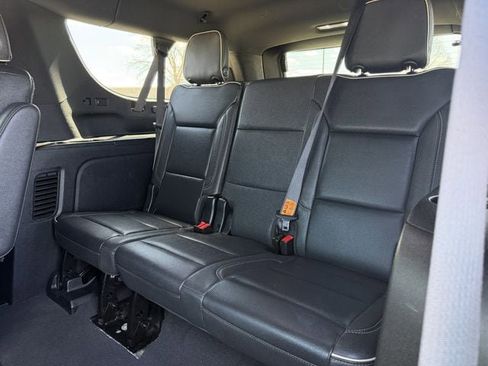 Used 2023 Chevrolet Suburban Premier image 30
