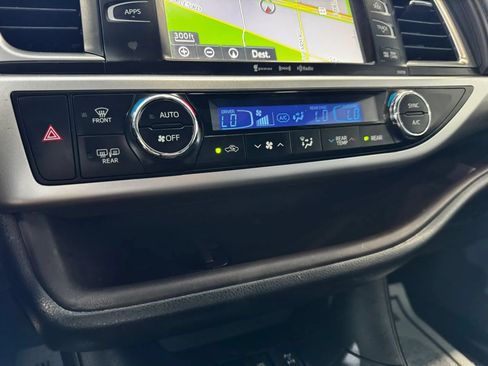 Used 2016 Toyota Highlander XLE AWD/4WD image 33