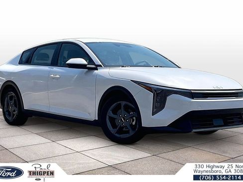 Used 2025 Kia K4 FWD image 1