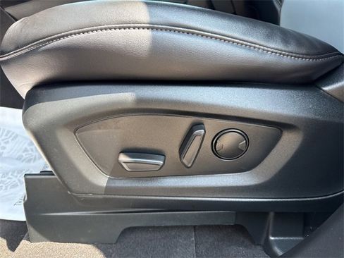 Used 2023 Ford Explorer XLT w/ Equipment Group 202A image 24