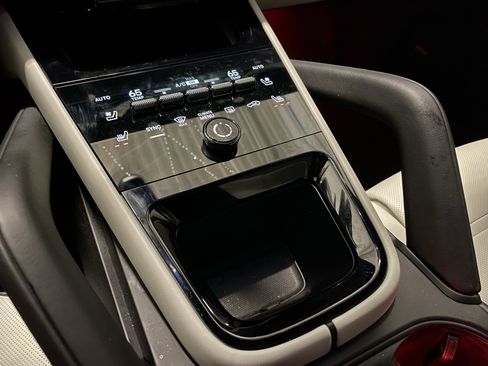 Used 2024 Porsche Cayenne Turbo image 39